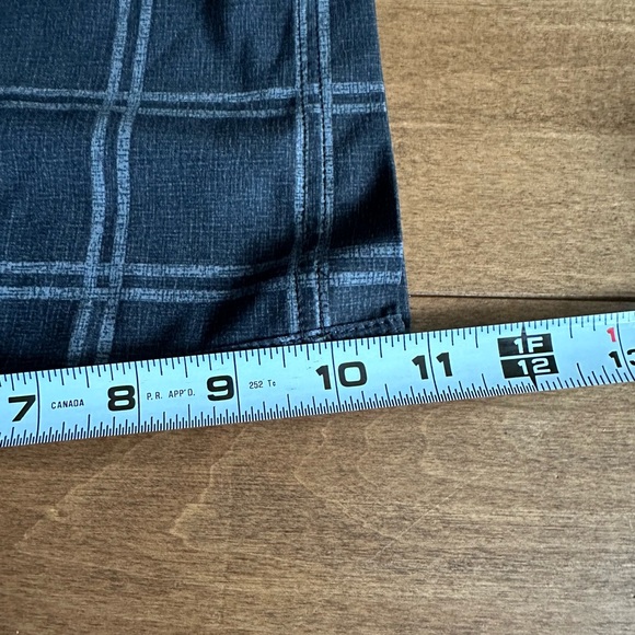 O’Neill Hybrid  Grey Plaid Flat Front Quick Dry Shorts - Size 38 - Picture 6 of 8